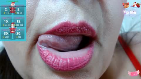 Snapshot of kerly_doll chatting on 12-31-24, 05:29 K E R L Y online show from 12-31-24, 05:29