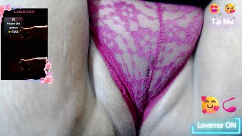 Snapshot of kerly_doll chatting on 01-06-25, 04:23 K E R L Y online show from 01-06-25, 04:23