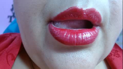 Snapshot of kerly_doll chatting on 01-13-25, 07:10 K E R L Y online show from 01-13-25, 07:10