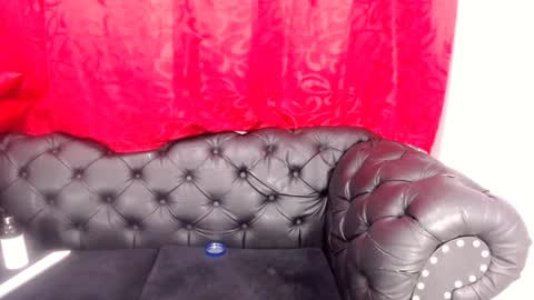 Snapshot of kerly_doll chatting on 01-14-25, 09:20 K E R L Y online show from 01-14-25, 09:20