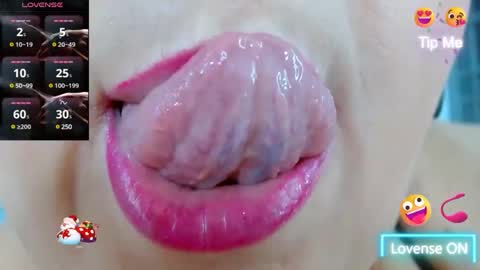 Snapshot of kerly_doll chatting on 02-12-25, 05:05 K E R L Y online show from 02-12-25, 05:05