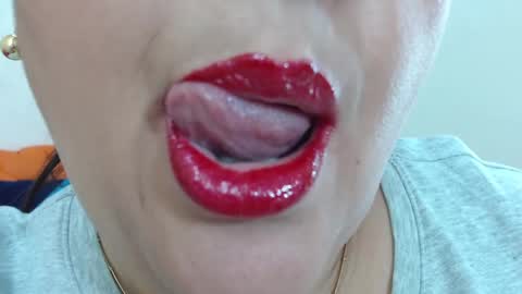 Snapshot of kerly_doll chatting on 02-13-25, 11:15 K E R L Y online show from 02-13-25, 11:15