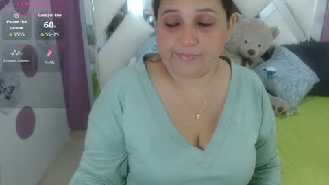 Snapshot of kerly_doll chatting on 07-19-26, 11:47 K E R L Y online show from 07-19-26, 11:47