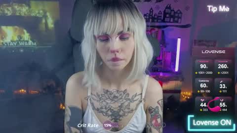 Snapshot of kerry_kirk chatting on 12-22-25, 08:39 Kerry online show from 12-22-25, 08:39