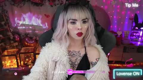 Snapshot of kerry_kirk chatting on 02-14-26, 10:06 Kerry online show from 02-14-26, 10:06