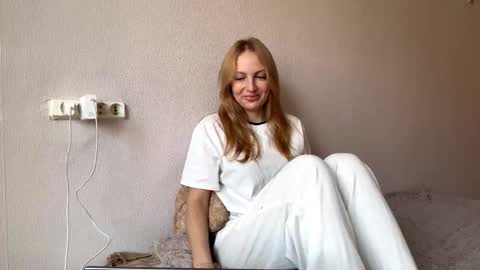 Elizabeth online show from 11-12-25, 01:39