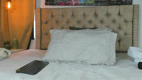 Snapshot of keryhillson chatting on 02-12-25, 12:12 Kery Hillson online show from 02-12-25, 12:12