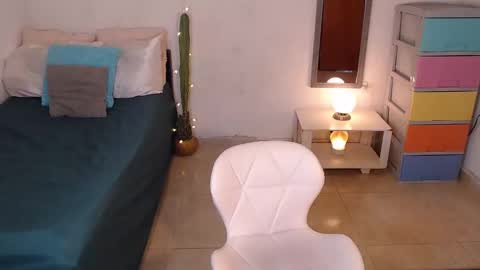 Mia  online show from 12-19-24, 05:29