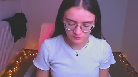 Snapshot of ketrin_pirsss chatting on 12-19-24, 10:32 Ketrin online show from 12-19-24, 10:32