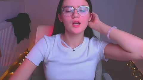 Snapshot of ketrin_pirsss chatting on 12-20-24, 01:36 Ketrin online show from 12-20-24, 01:36