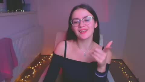 Snapshot of ketrin_pirsss chatting on 01-05-25, 11:22 Ketrin online show from 01-05-25, 11:22