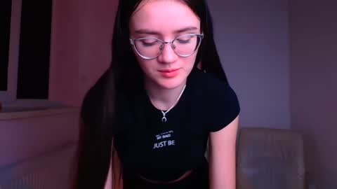 Snapshot of ketrin_pirsss chatting on 01-11-25, 01:27 Ketrin online show from 01-11-25, 01:27