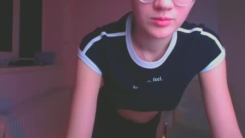 Snapshot of ketrin_pirsss chatting on 01-12-25, 02:24 Ketrin online show from 01-12-25, 02:24