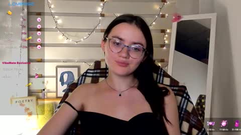 Snapshot of ketrin_pirsss chatting on 09-15-25, 01:05 Ketrin online show from 09-15-25, 01:05