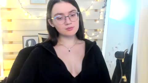 Snapshot of ketrin_pirsss chatting on 11-25-25, 08:31 Ketrin online show from 11-25-25, 08:31