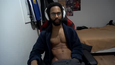 kevi4 online show from 01-31-25, 01:43