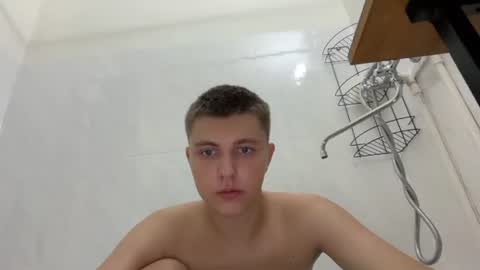 Snapshot of keviinx444 chatting on 08-08-26, 11:56 Keva online show from 08-08-26, 11:56