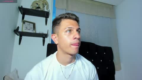 Snapshot of kevin_ahs1 chatting on 06-01-26, 11:17 Kevin Ahs online show from 06-01-26, 11:17