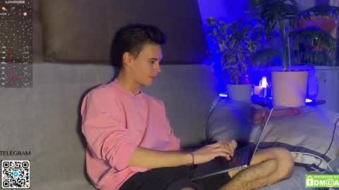 Fansly  Kevin T online show from 10-28-25, 05:44