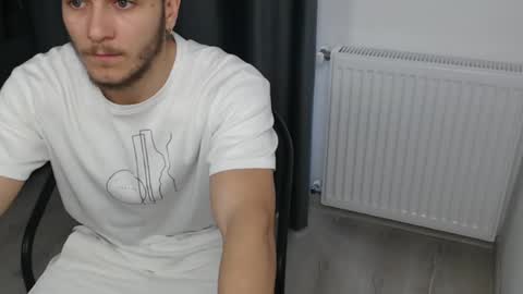 Snapshot of kevin_hot226 chatting on 03-02-25, 11:39 Kevin69 online show from 03-02-25, 11:39