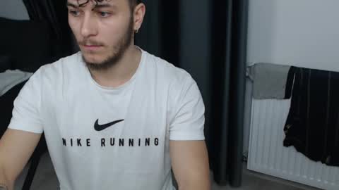 Snapshot of kevin_hot226 chatting on 03-05-25, 08:32 Kevin69 online show from 03-05-25, 08:32