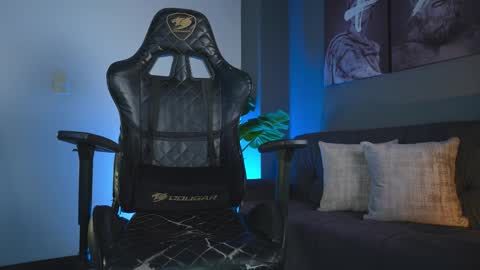 Snapshot of kevin_montoya1 chatting on 12-03-25, 11:25 kevin montoya online show from 12-03-25, 11:25