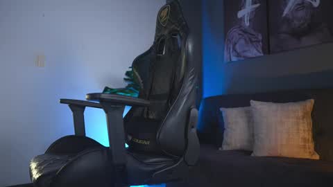 Snapshot of kevin_montoya1 chatting on 02-04-26, 11:42 kevin montoya online show from 02-04-26, 11:42