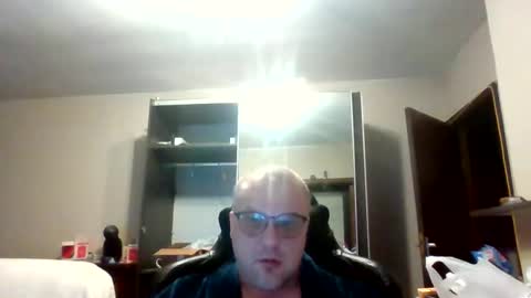 Snapshot of kevintje031987 chatting on 11-30-25, 07:01 kevintje031987 online show from 11-30-25, 07:01