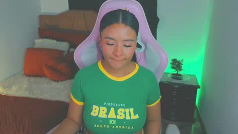 Snapshot of keyla_roberts_ chatting on 06-13-26, 11:13 Adhara. Help me reach 100 likes online show from 06-13-26, 11:13
