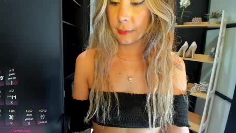 Snapshot of keylakim chatting on 12-13-24, 02:38 Keyla Kim online show from 12-13-24, 02:38