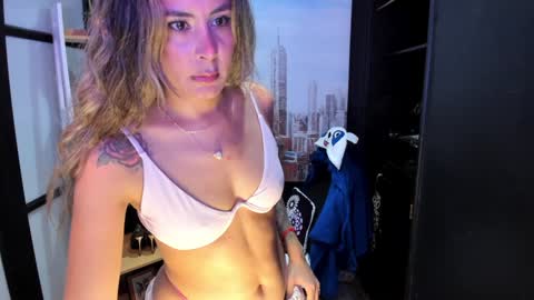 Snapshot of keylakim chatting on 12-20-24, 01:54 Keyla Kim online show from 12-20-24, 01:54