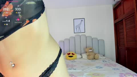 Snapshot of keylly_cute chatting on 12-18-24, 02:32 keylly online show from 12-18-24, 02:32