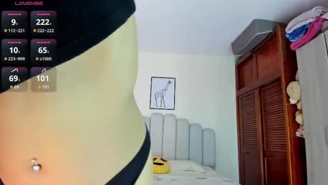 Snapshot of keylly_cute chatting on 02-14-25, 12:19 keylly online show from 02-14-25, 12:19
