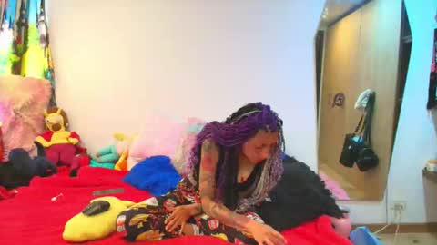 Snapshot of khaleesy13 chatting on 05-09-26, 06:13 khaleesy online show from 05-09-26, 06:13