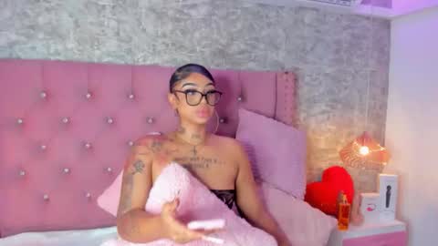 Khelany Isyy  online show from 02-06-26, 02:20