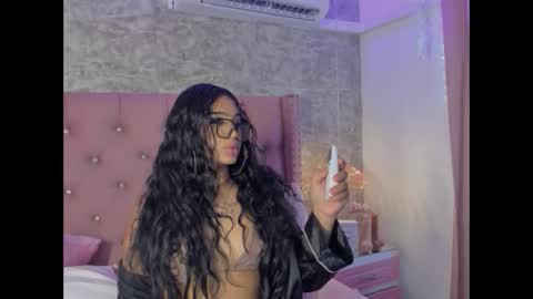 Khelany Isyy  online show from 02-10-26, 04:33