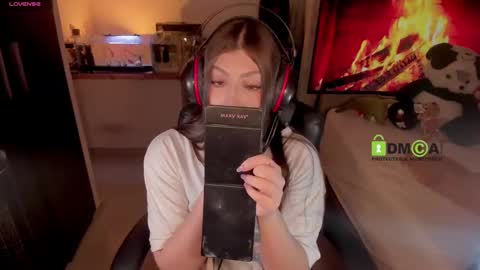 Snapshot of khionebesset chatting on 02-25-25, 06:25 Khi. online show from 02-25-25, 06:25