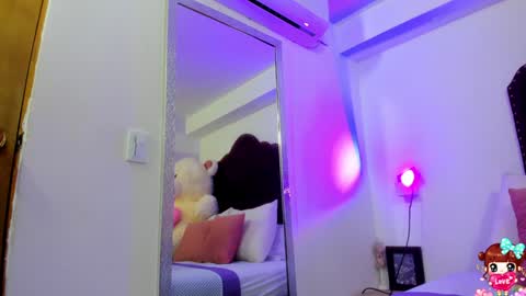 Snapshot of khloe_cutee chatting on 01-22-25, 12:06 Khloe Cute online show from 01-22-25, 12:06