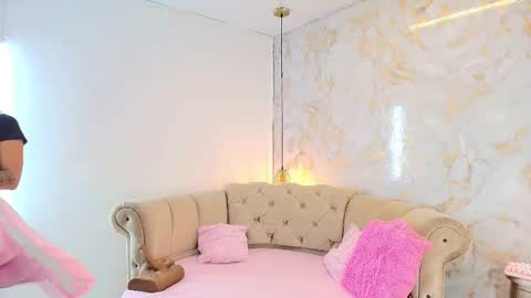 Snapshot of khloeblake chatting on 02-04-26, 05:13 Khloe online show from 02-04-26, 05:13