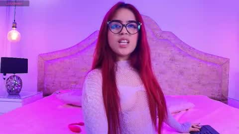 khloejohnson online show from 10-19-25, 03:29