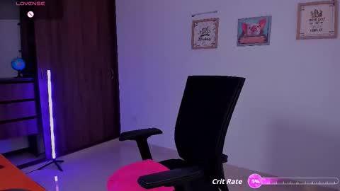 Snapshot of khris_secretary chatting on 11-19-25, 09:37 khris online show from 11-19-25, 09:37