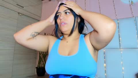 Snapshot of kiana_cream chatting on 01-23-25, 11:37 N M online show from 01-23-25, 11:37