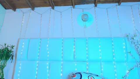 Snapshot of kiana_cream chatting on 01-26-25, 11:28 N M online show from 01-26-25, 11:28