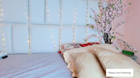 Snapshot of kiana_cream chatting on 02-02-25, 11:30 N M online show from 02-02-25, 11:30