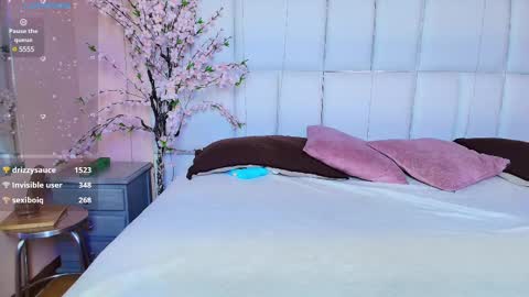 Snapshot of kiana_cream chatting on 02-17-25, 11:34 N M online show from 02-17-25, 11:34