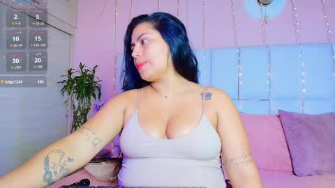 Snapshot of kiana_cream chatting on 03-12-25, 12:36 N M online show from 03-12-25, 12:36