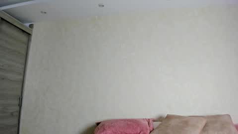 Snapshot of kiana_cream chatting on 10-09-25, 11:30 N M online show from 10-09-25, 11:30