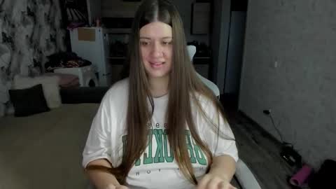 kianna_dior_ online show from 11-23-25, 10:04