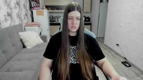 kianna_dior_ online show from 11-30-25, 10:30