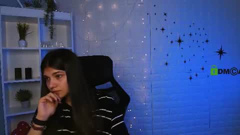 Snapshot of kiara_belle chatting on 06-15-26, 12:07 Kiara online show from 06-15-26, 12:07